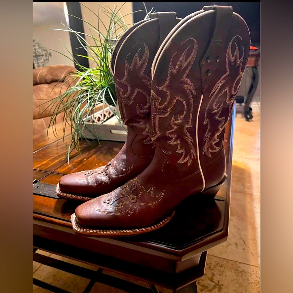 Women’s Ariat Boots SOLD ON FB